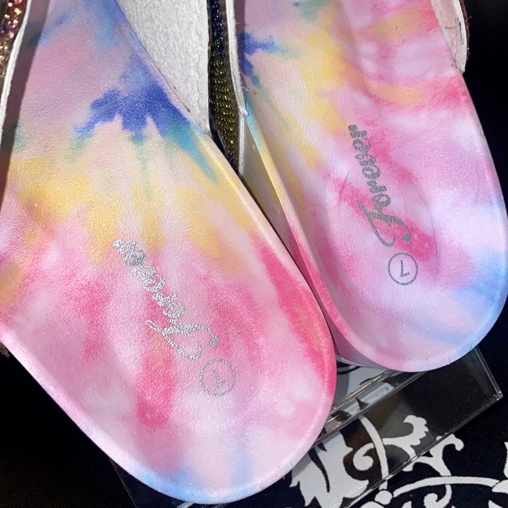 🍀 BRAND NEW! Super Blingy Tie-Dye Crystal Sandals - Picture 3 of 11